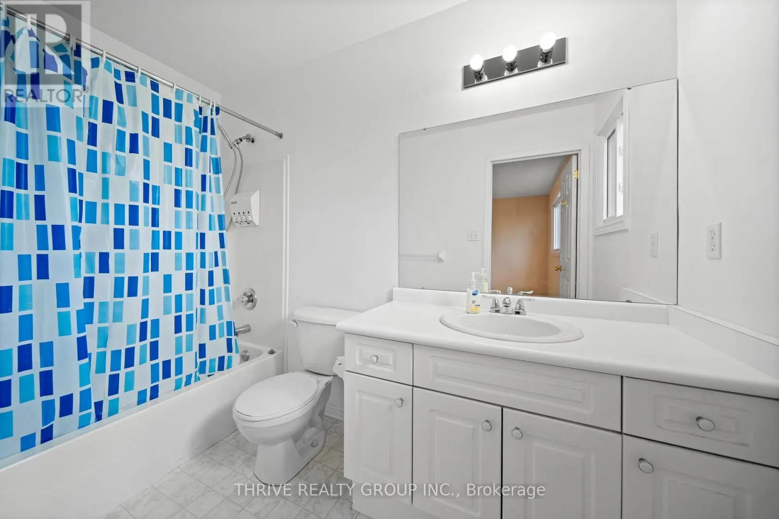10 - 185 NORTH CENTRE ROAD, #10