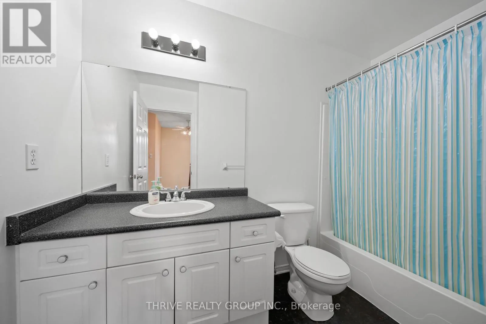 10 - 185 NORTH CENTRE ROAD, #10