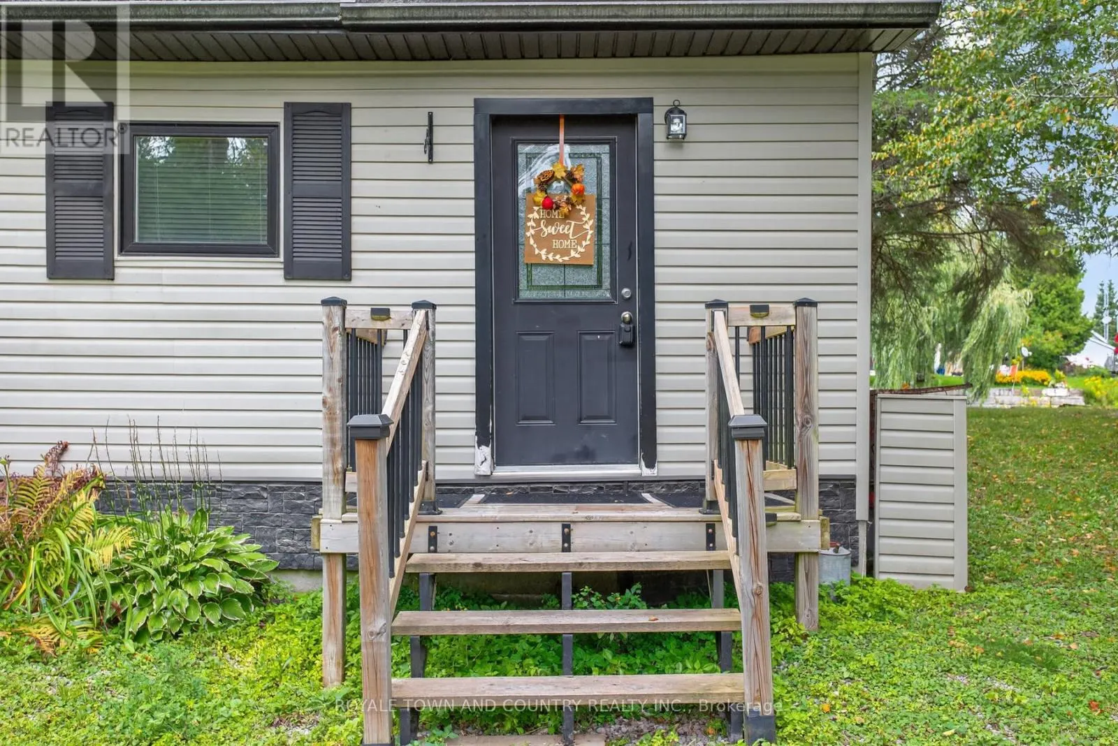 82 RIVERBANK ROAD