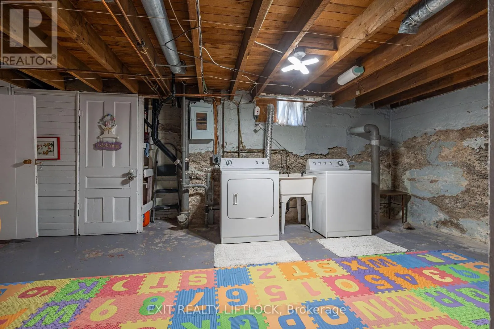 544 DOUGLAS AVENUE