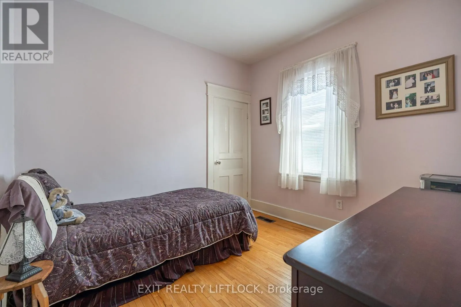 544 DOUGLAS AVENUE