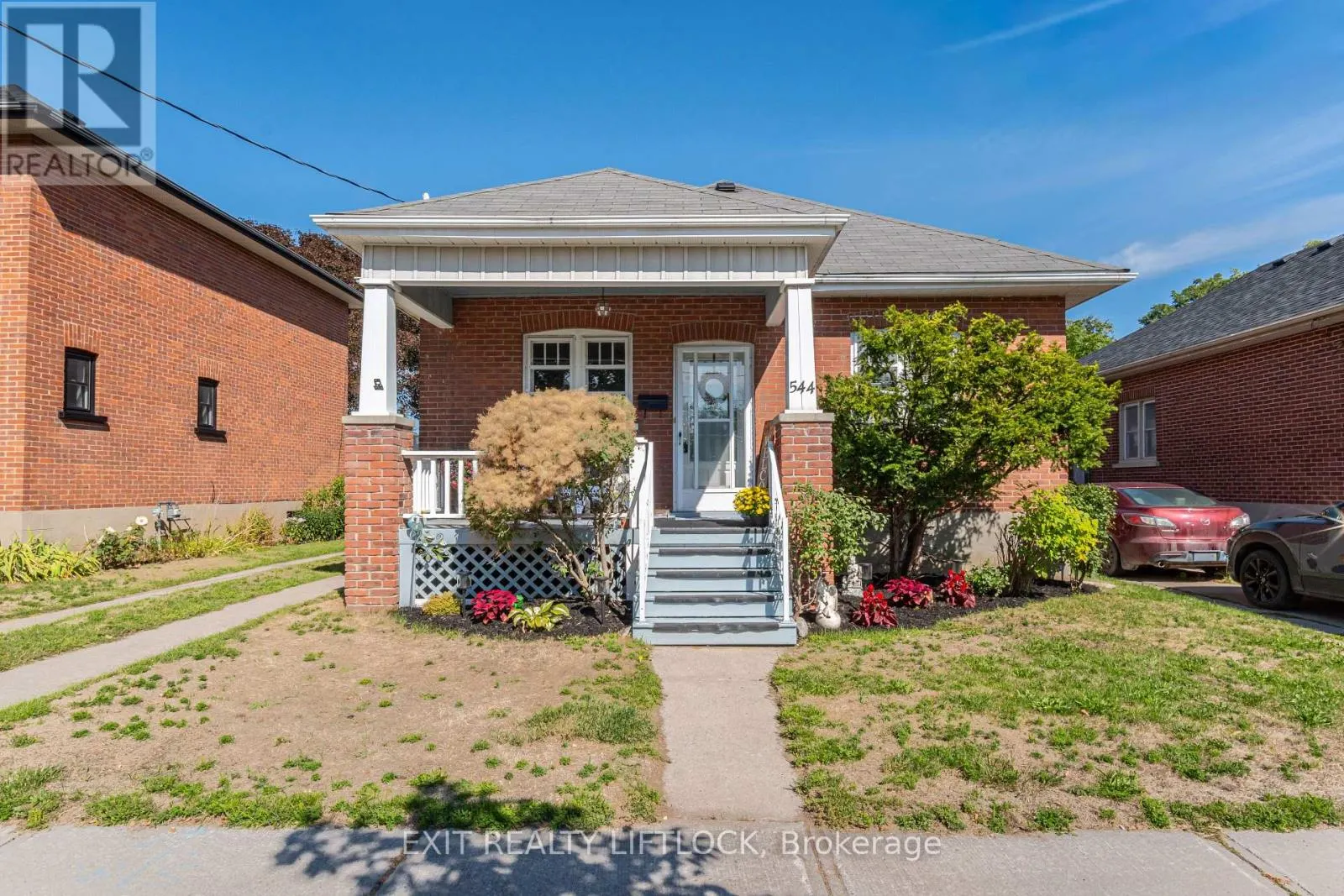544 DOUGLAS AVENUE