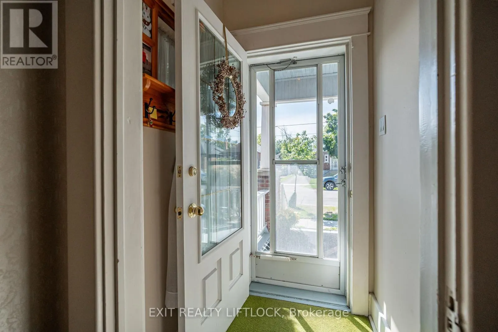 544 DOUGLAS AVENUE