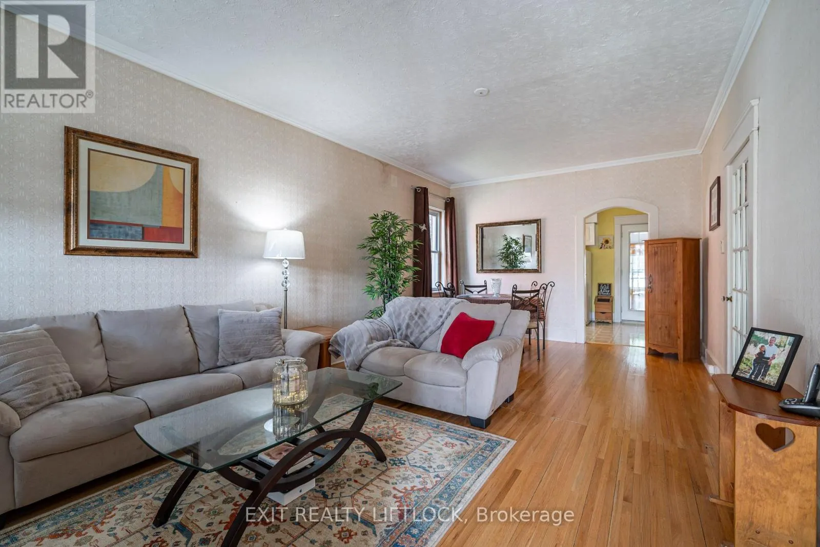 544 DOUGLAS AVENUE