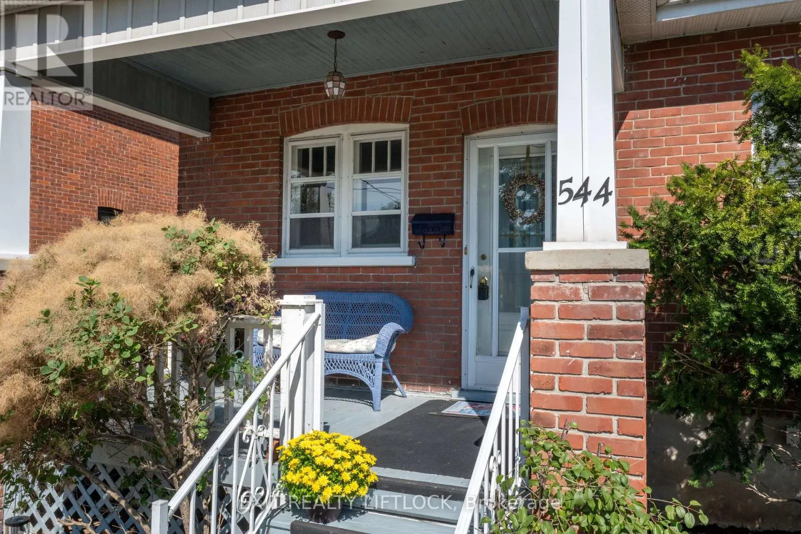 544 DOUGLAS AVENUE