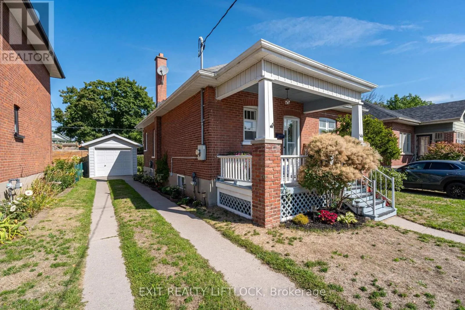 544 DOUGLAS AVENUE
