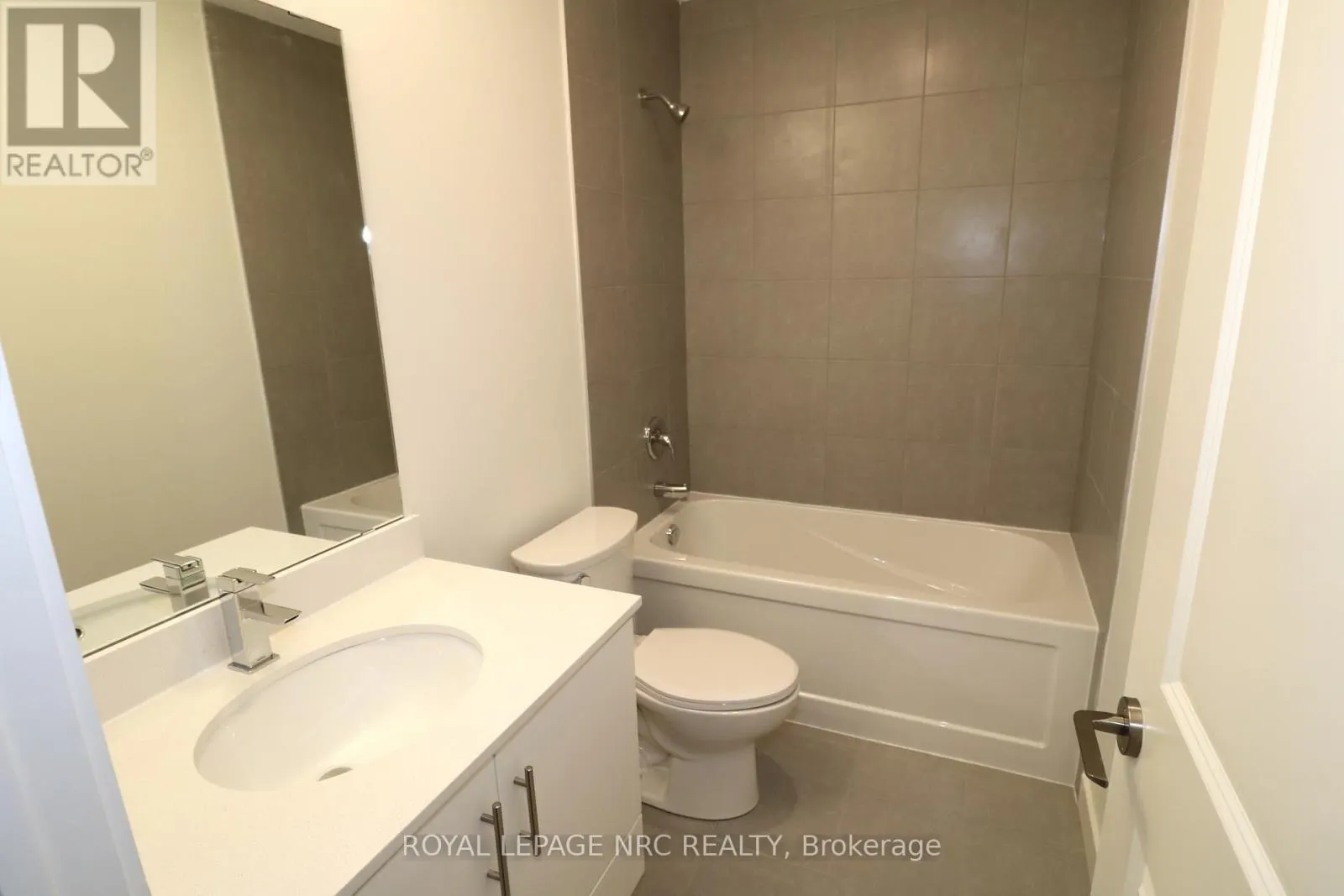311 - 461 GREEN ROAD, #311
