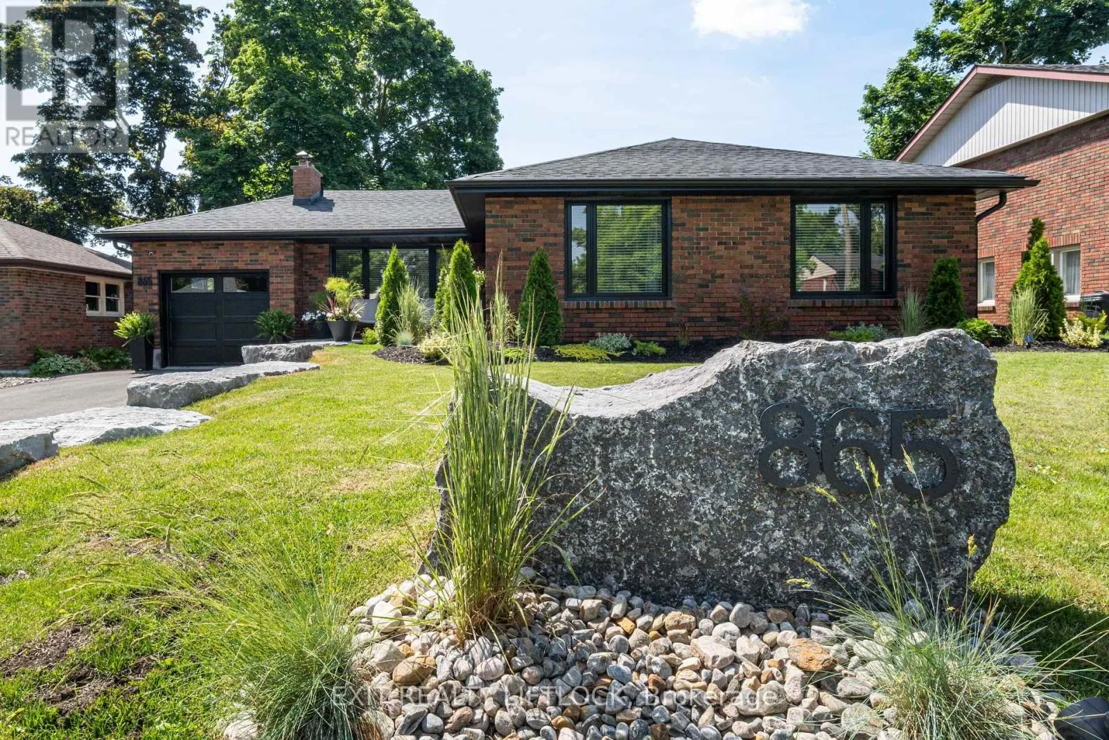 865 KENSINGTON DRIVE