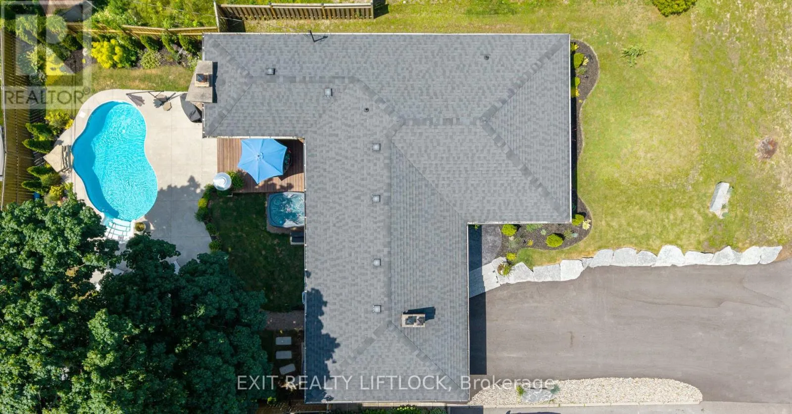 865 KENSINGTON DRIVE