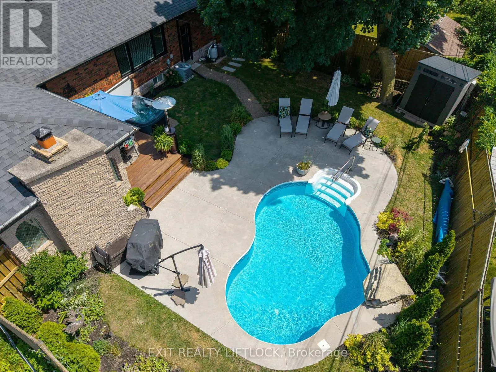 865 KENSINGTON DRIVE