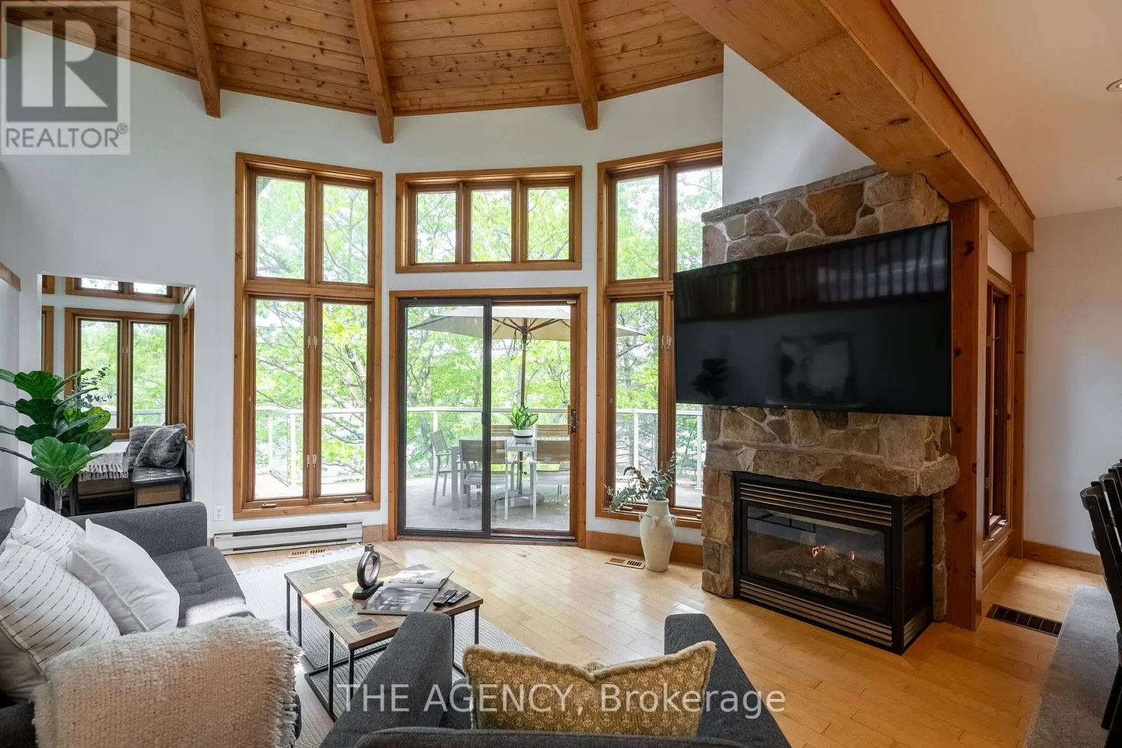 45 PINETREE ROAD