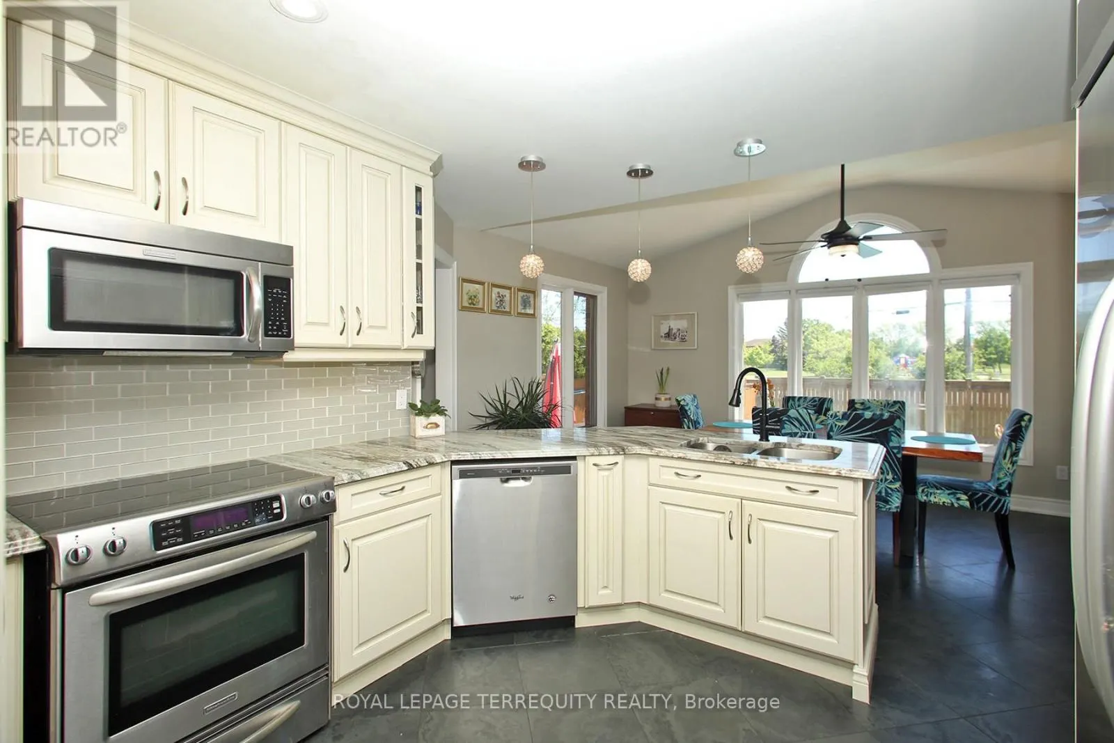 3 RIVIERA RIDGE