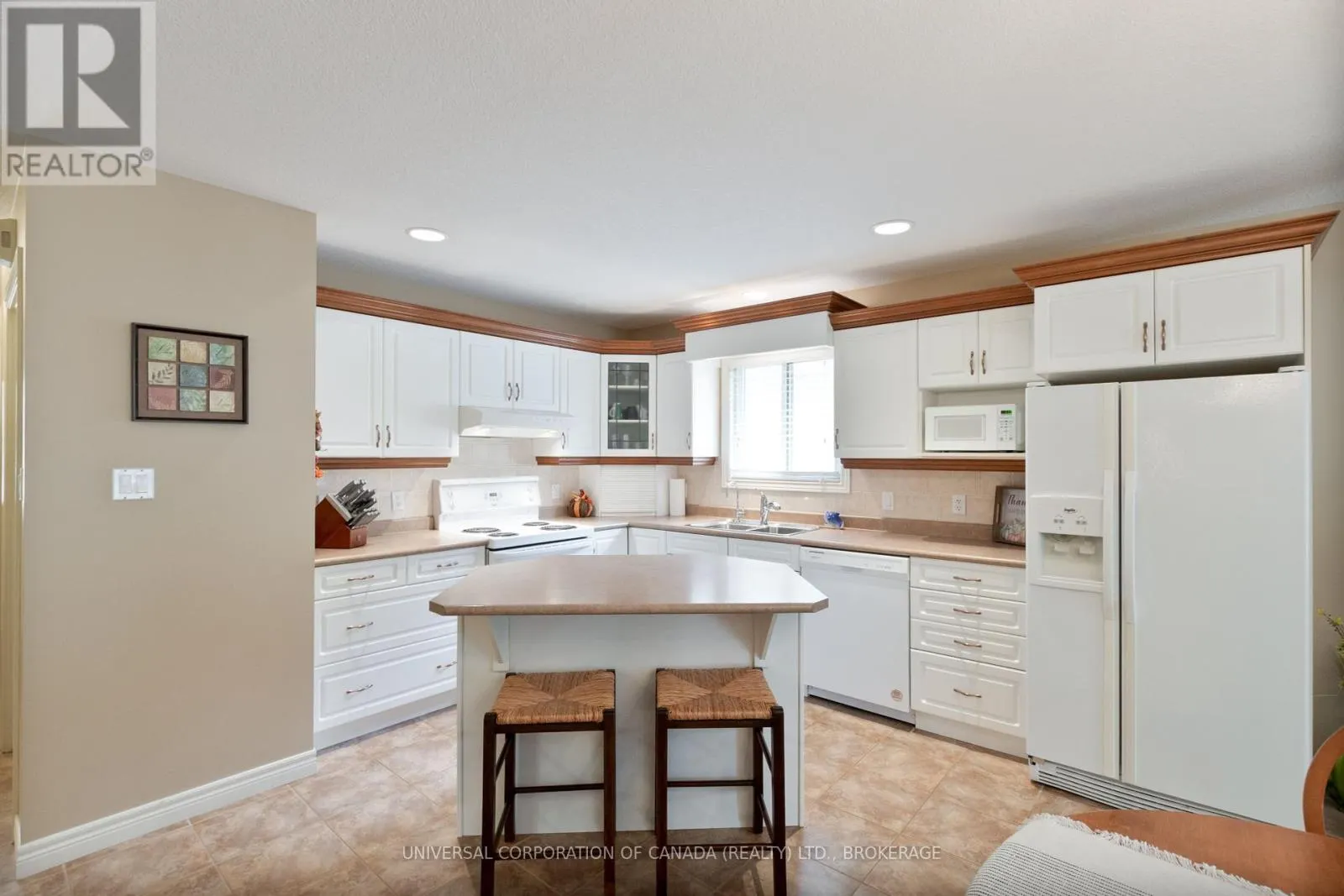 2 - 410 BURWELL ROAD, #2