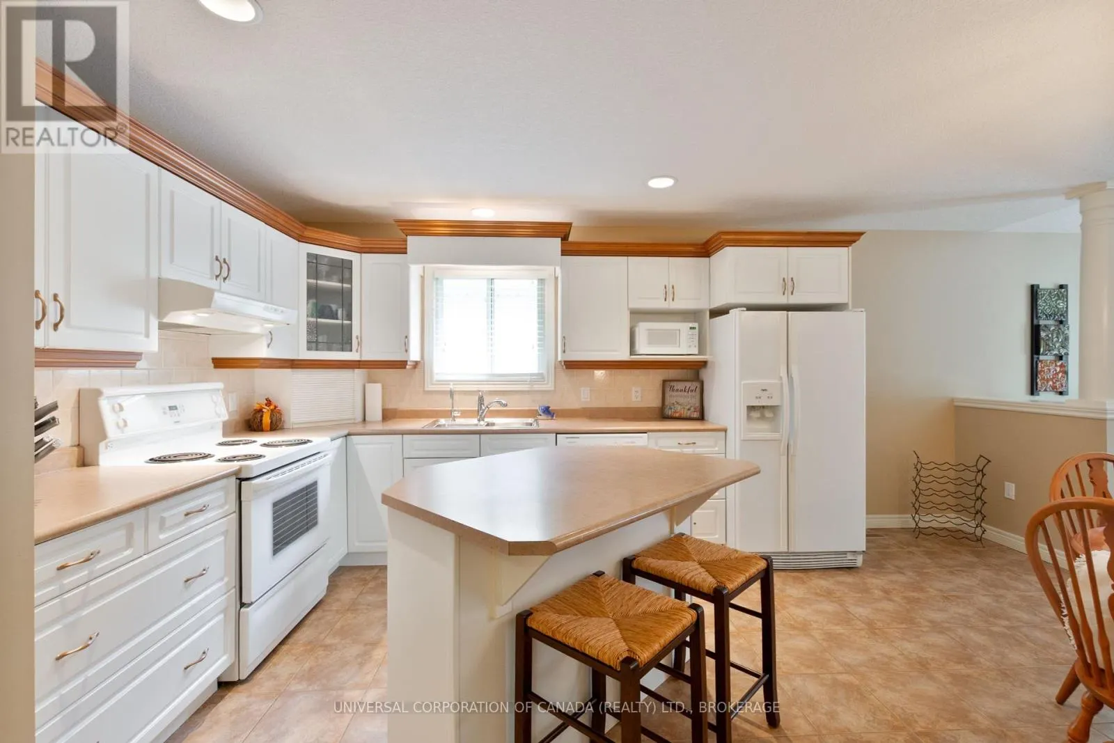 2 - 410 BURWELL ROAD, #2