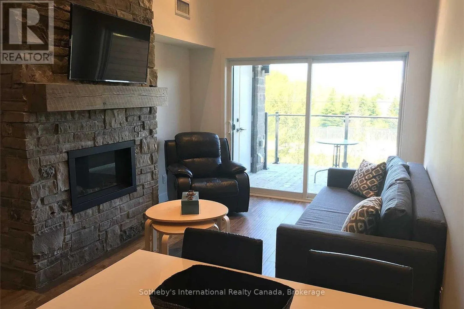 206 - 10 BECKWITH LANE, #206