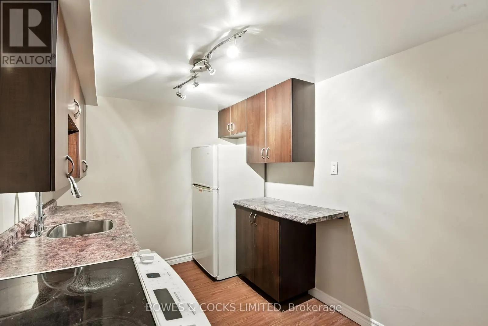 433 MANORHILL AVENUE