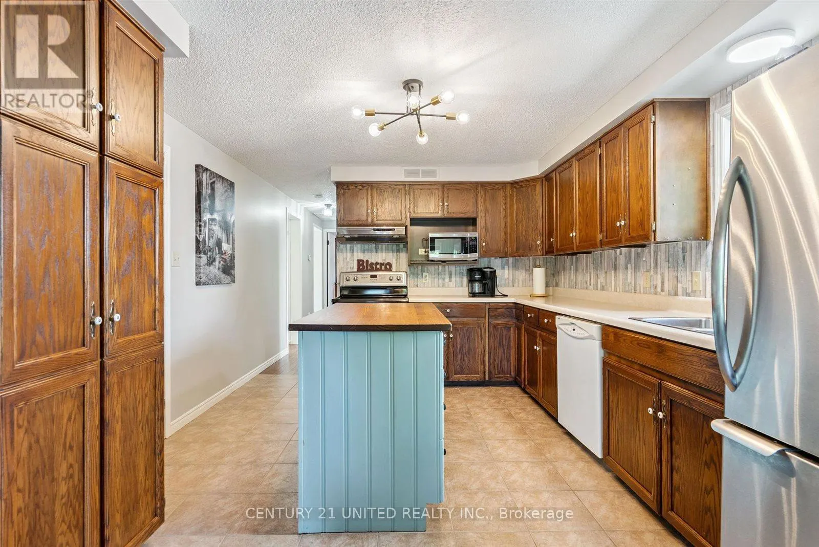 803 CROWLEY CRESCENT