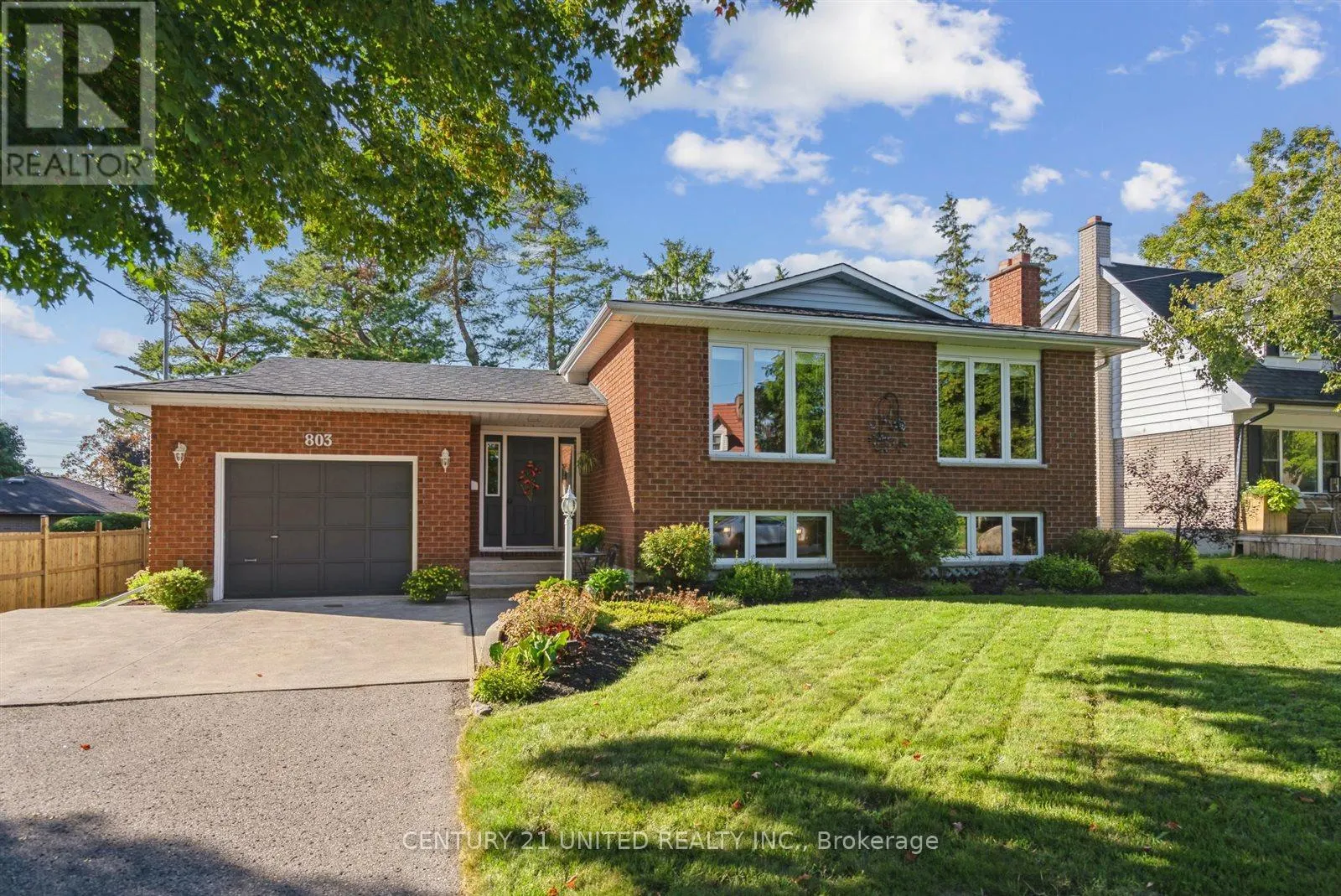 803 CROWLEY CRESCENT