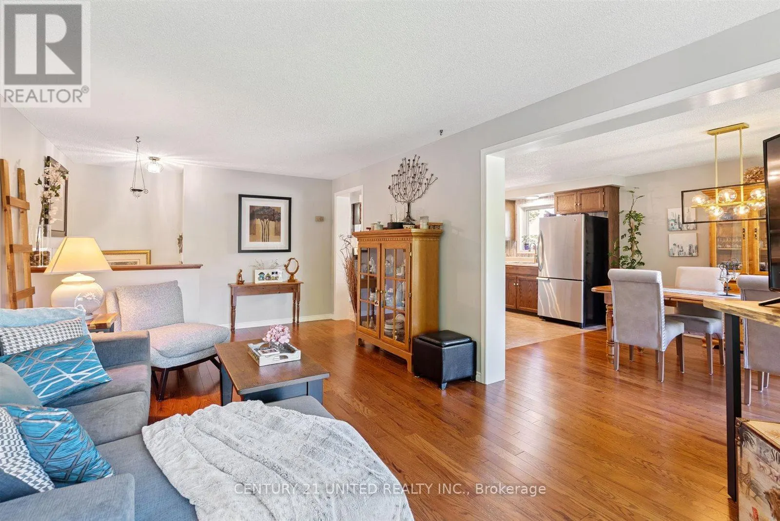 803 CROWLEY CRESCENT