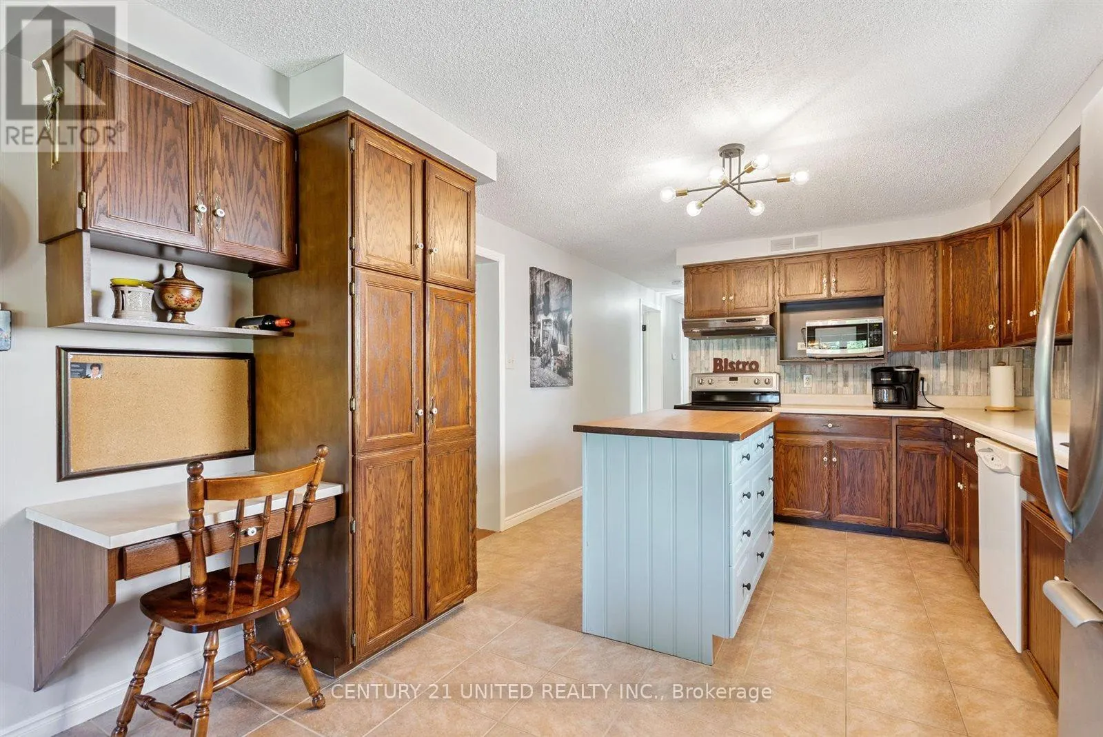 803 CROWLEY CRESCENT