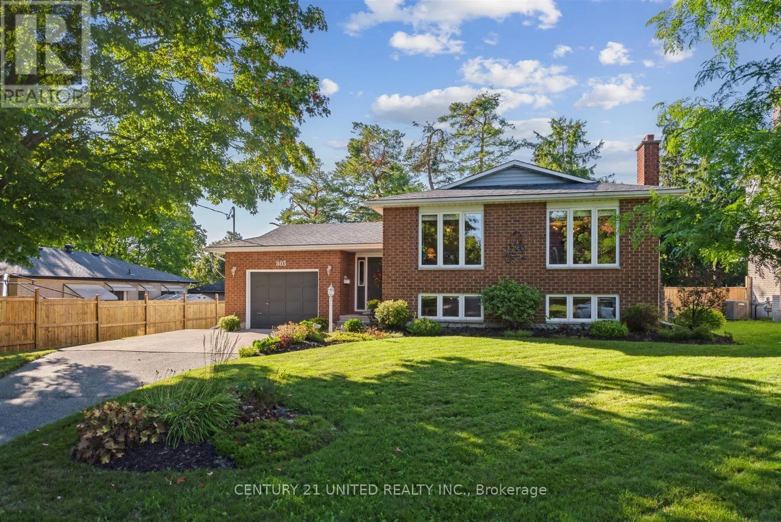 803 CROWLEY CRESCENT