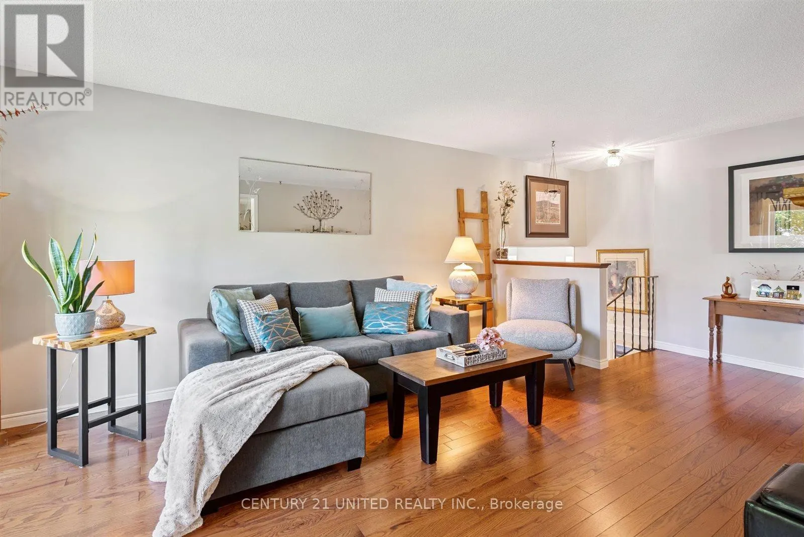 803 CROWLEY CRESCENT