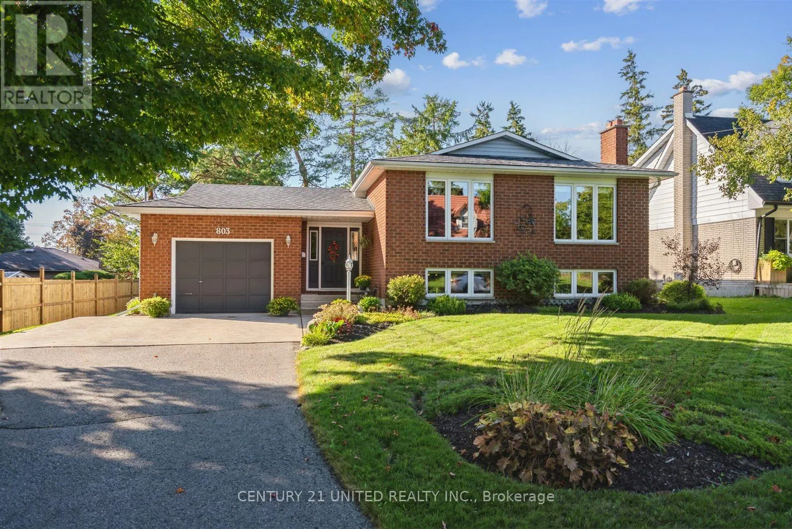 803 CROWLEY CRESCENT
