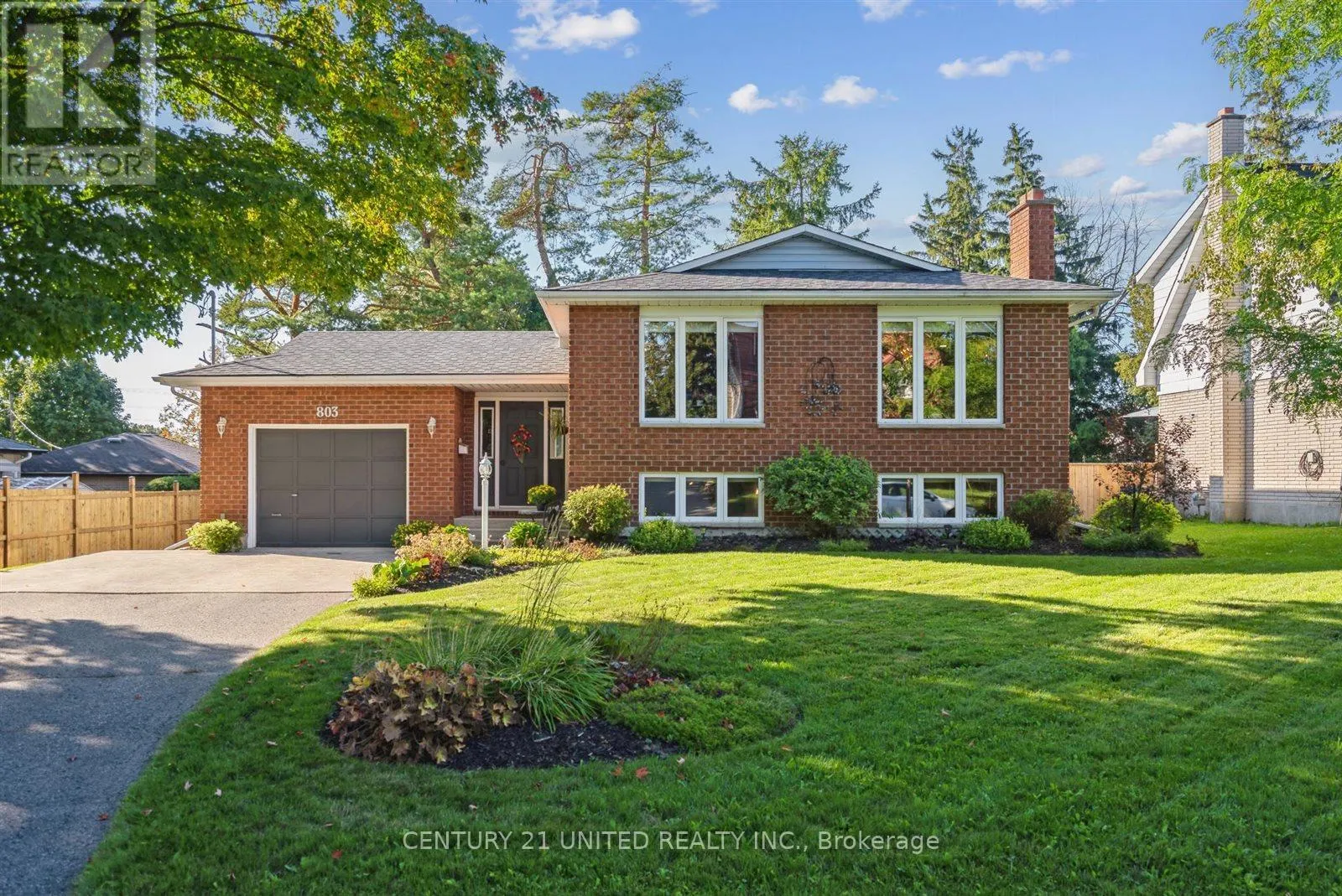 803 CROWLEY CRESCENT