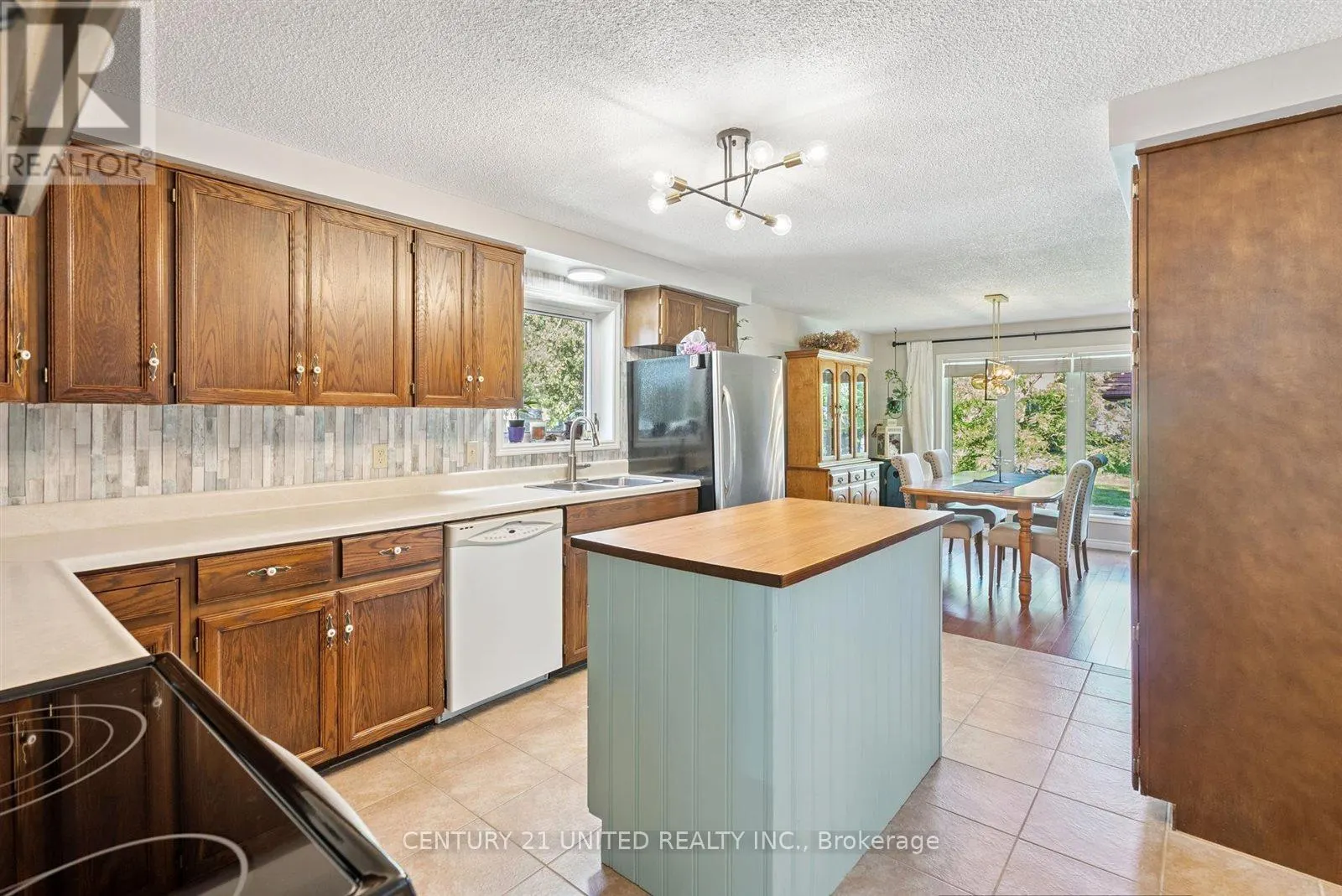 803 CROWLEY CRESCENT