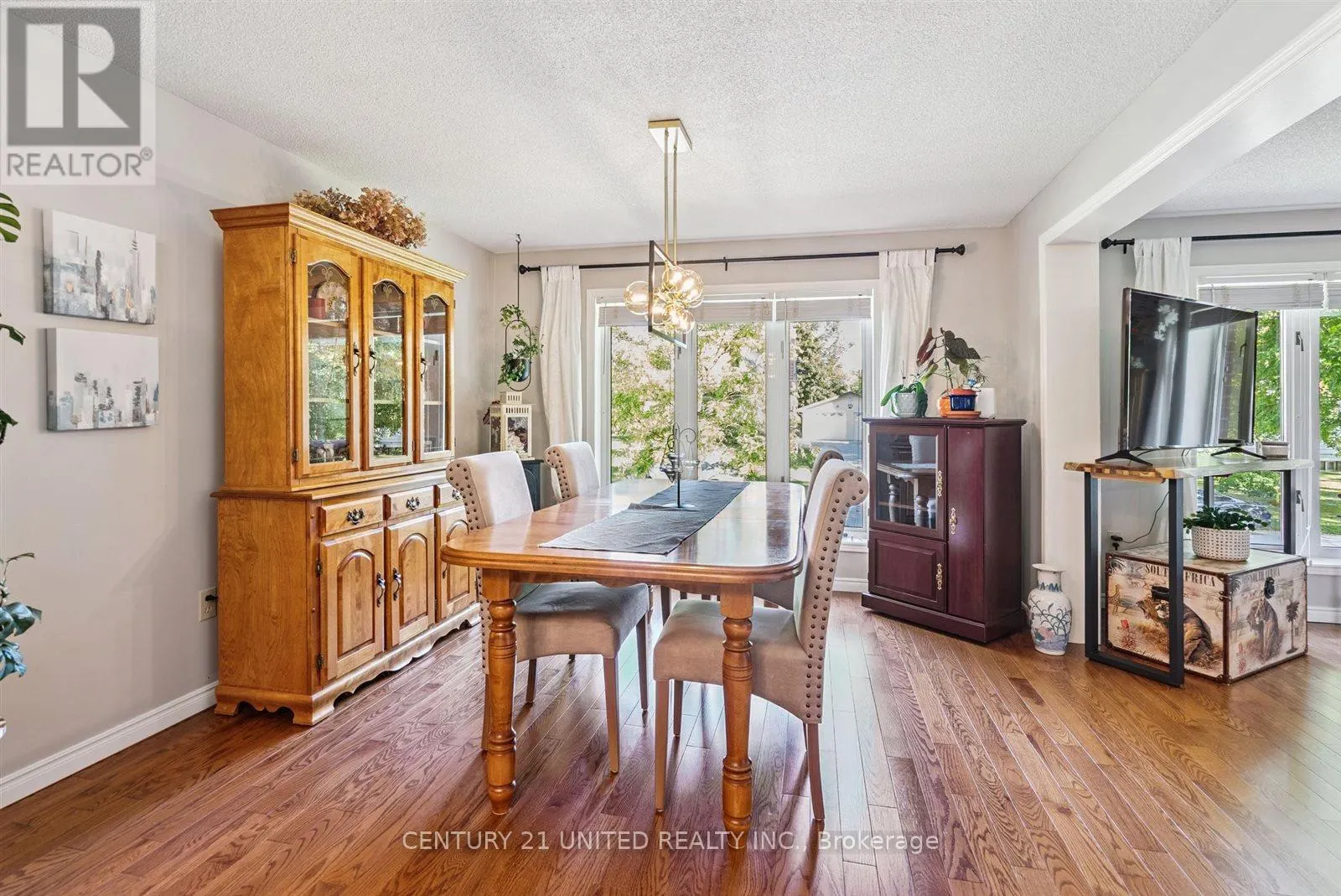 803 CROWLEY CRESCENT