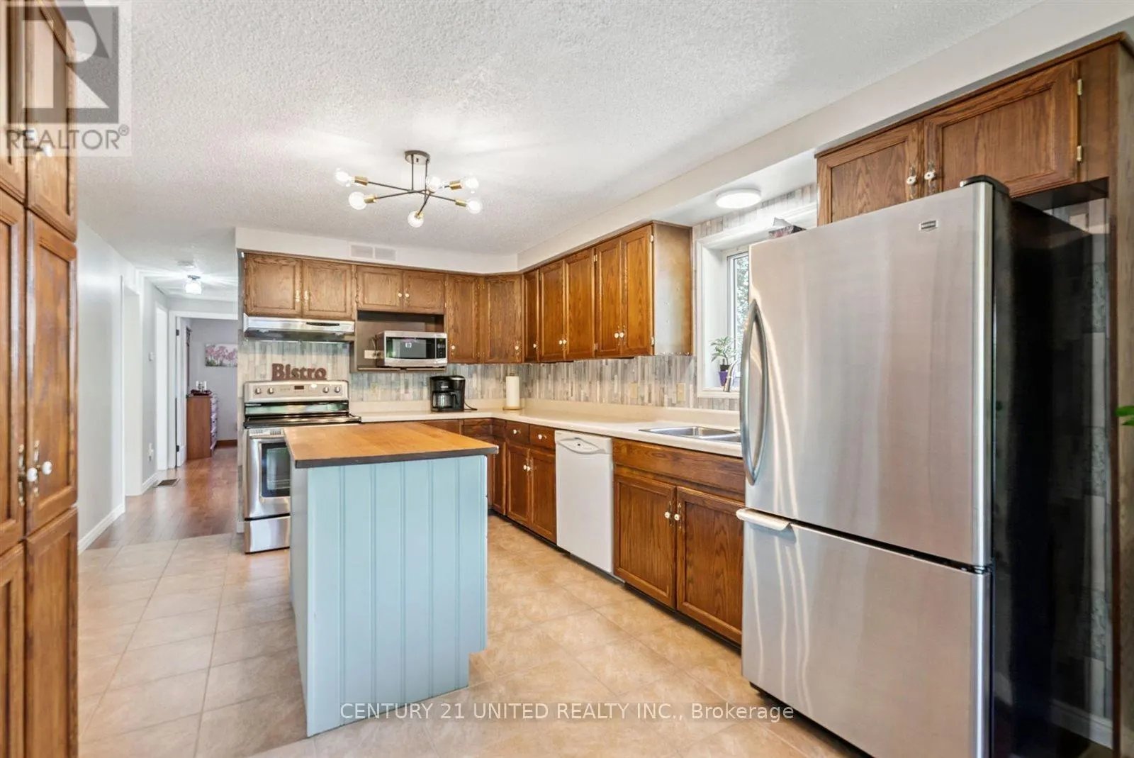 803 CROWLEY CRESCENT