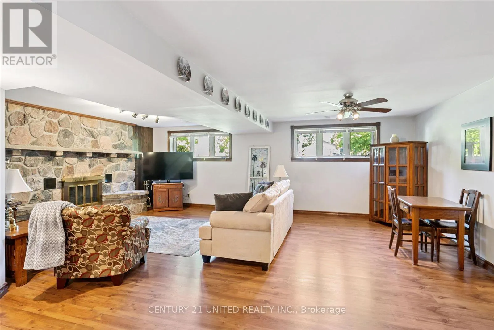 803 CROWLEY CRESCENT