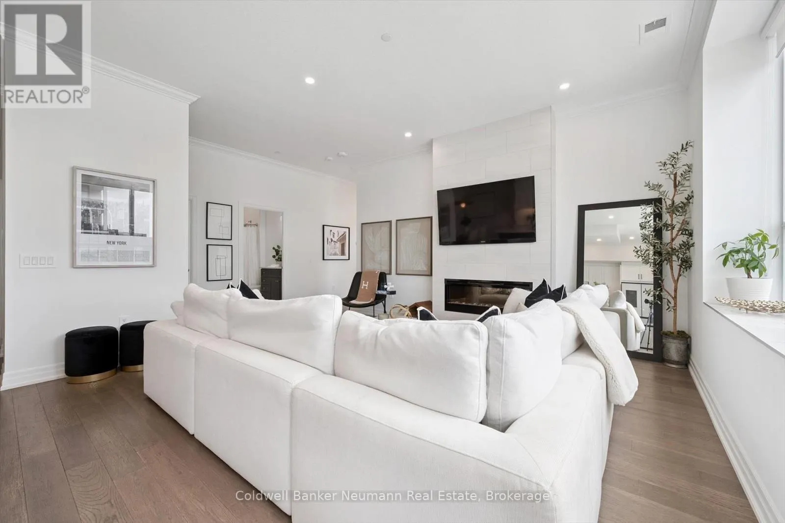 204 - 1880 GORDON STREET, #204