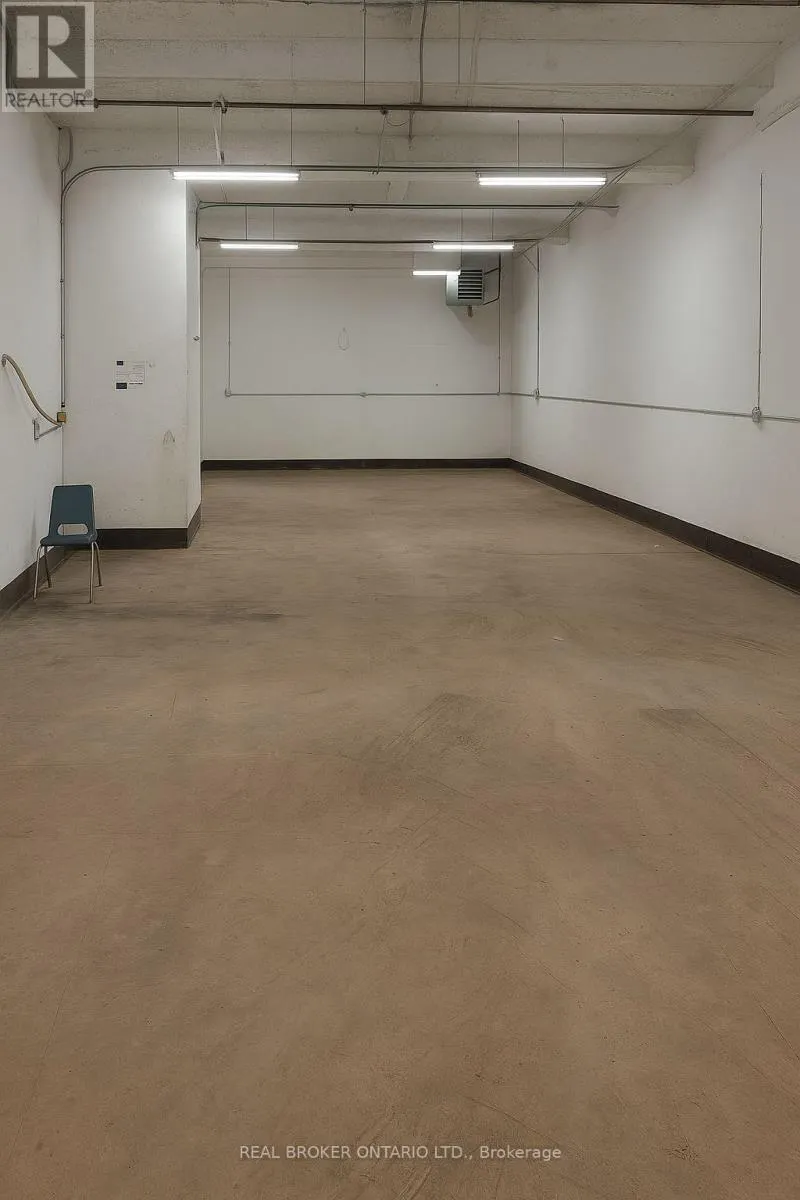 MEZZANINE 3 - 4256 CARROLL AVENUE