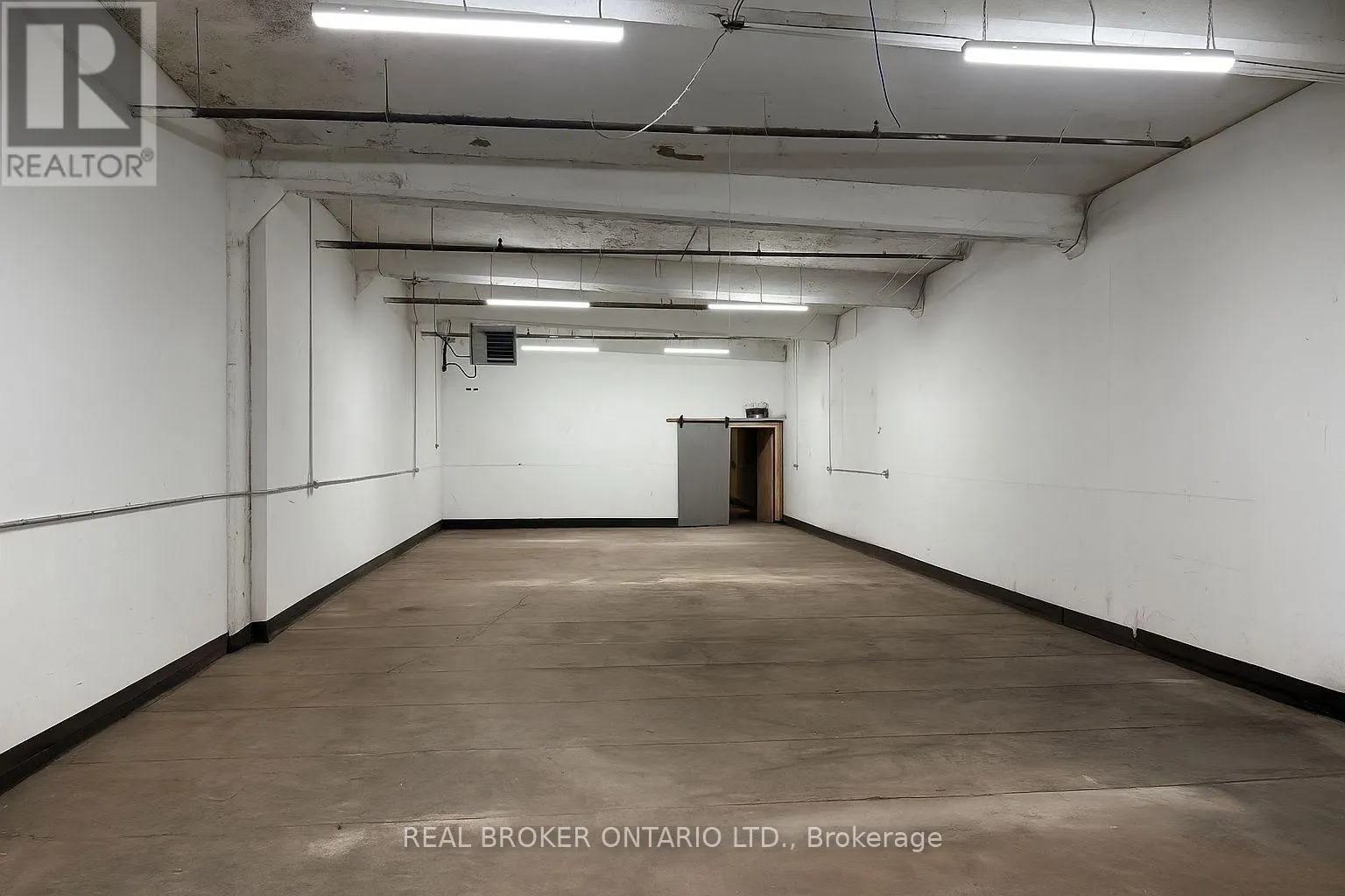 MEZZANINE 3 - 4256 CARROLL AVENUE