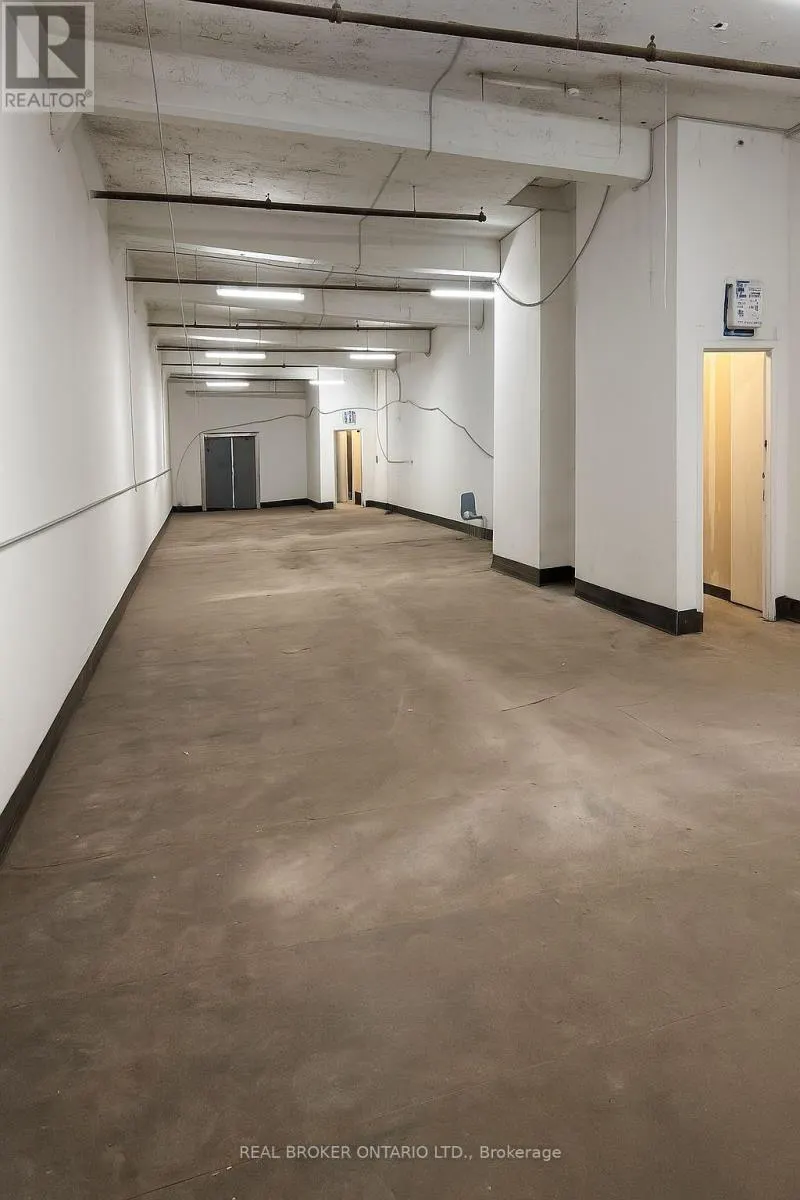 MEZZANINE 3 - 4256 CARROLL AVENUE