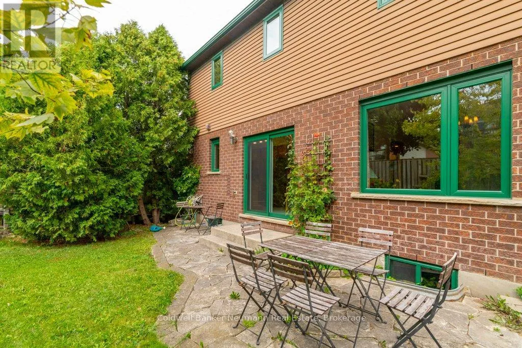 27 CELIA CRESCENT