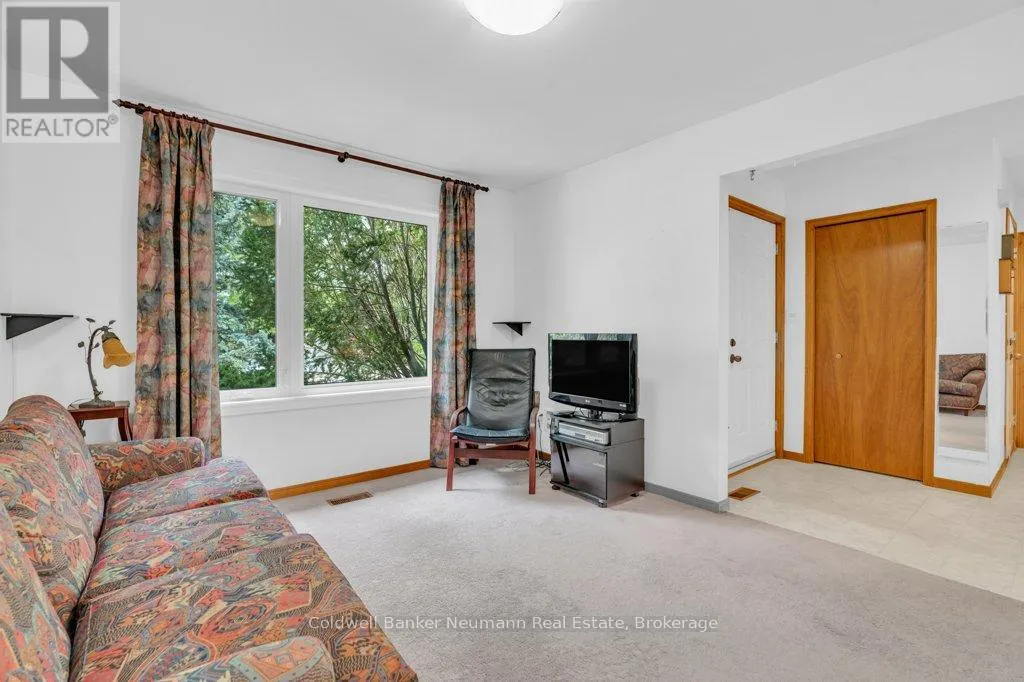 27 CELIA CRESCENT