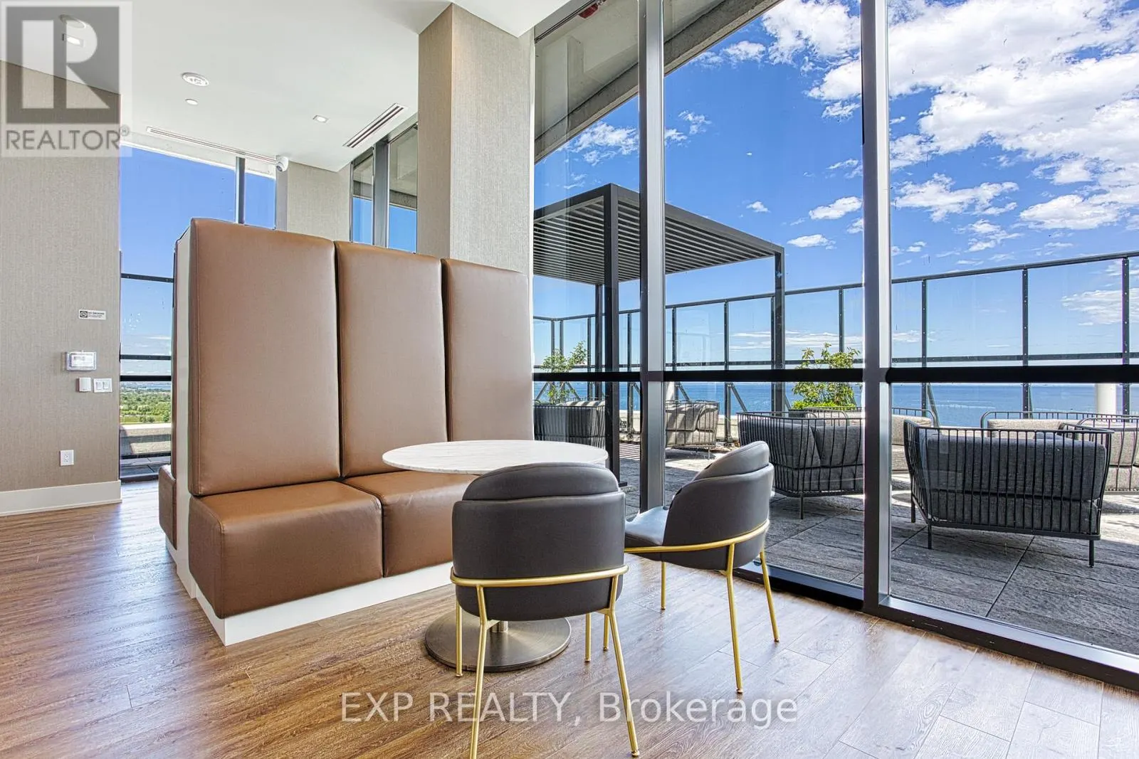 1204 - 385 WINSTON ROAD
