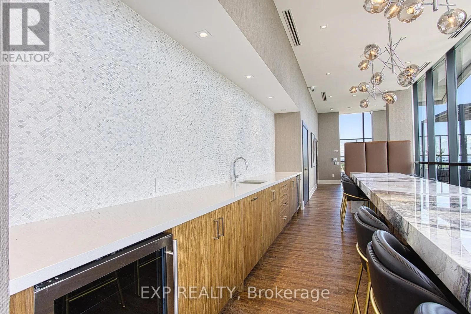 1204 - 385 WINSTON ROAD