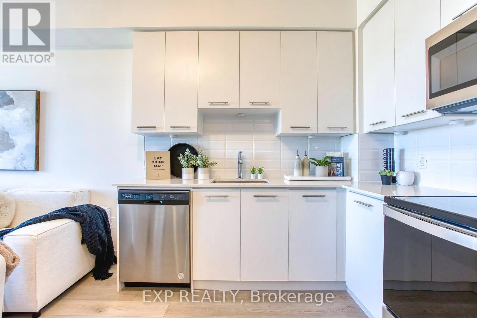1204 - 385 WINSTON ROAD