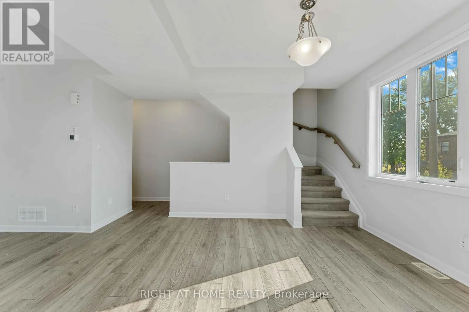 214 ATTWELL PRIVATE