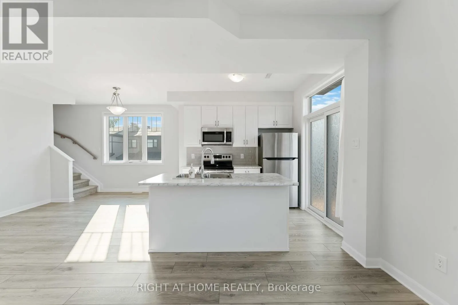 214 ATTWELL PRIVATE
