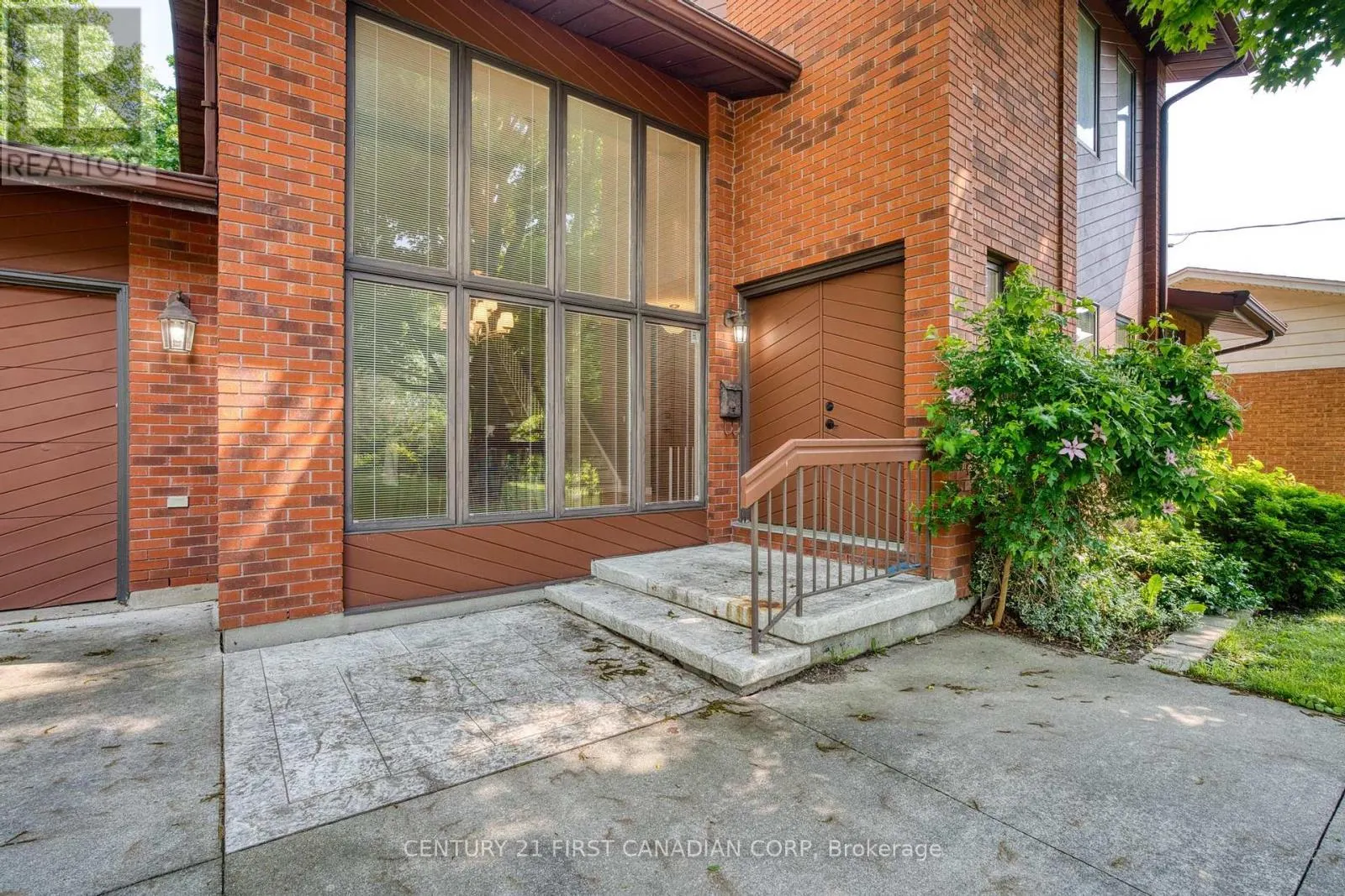 285 RIVERSIDE DRIVE