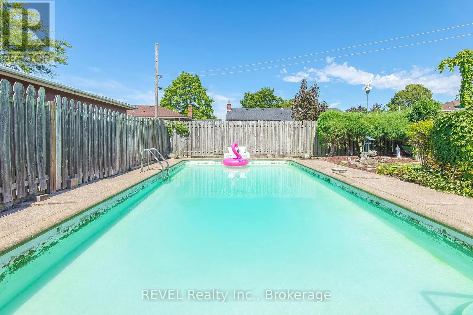 9 HAWTHORNE AVENUE