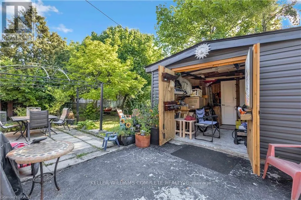 487 EAST 37TH STREET