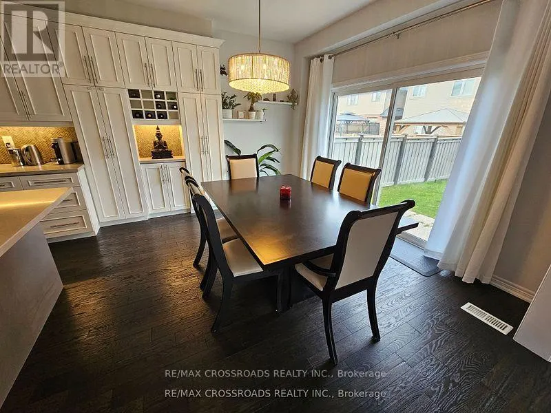 35 CUTTS CRESCENT