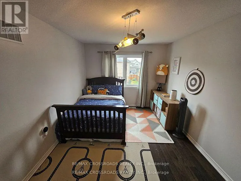 35 CUTTS CRESCENT