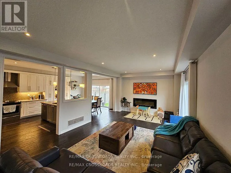 35 CUTTS CRESCENT