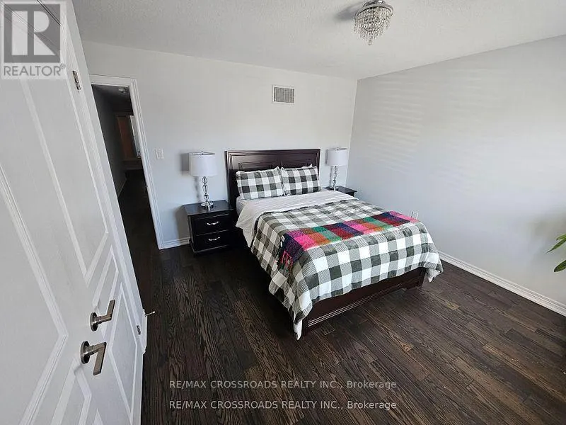 35 CUTTS CRESCENT